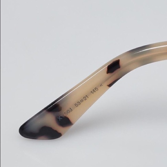 SIZE53 mm
WIDTH53 mm
HEIGHT50 mm
BRIDGE21 mm
ARM LENGTH145 mm
FRAME SHAPECat Eye - Picture 6 of 7